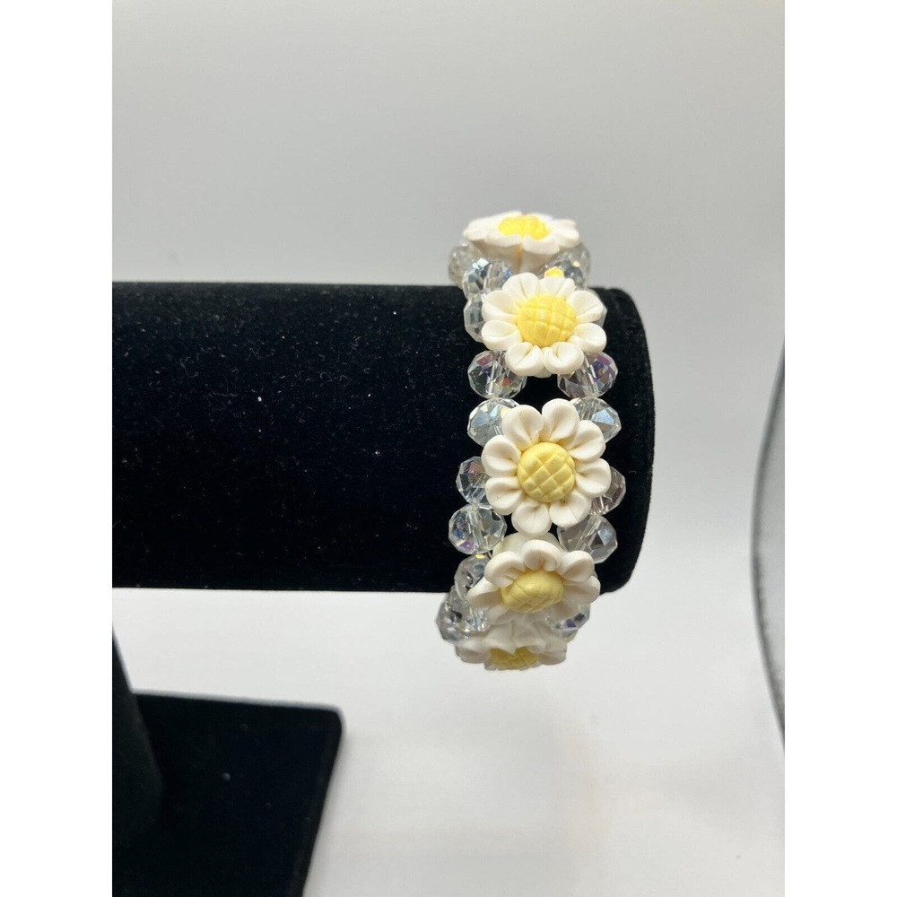 Vintage White Daisy Crystal Stretch 3.5 Inch Length Bracelet!